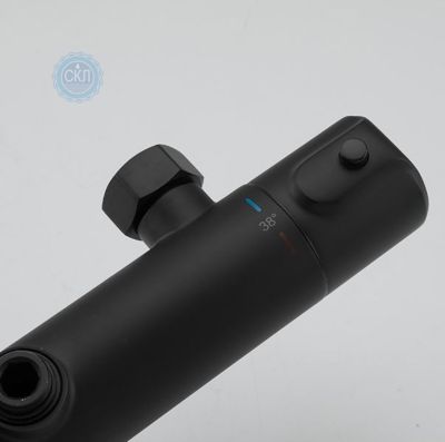 Душева система Gappo G24790-6 з верхнім душем, термостатом, вилив є перемикачем на лійку, чорного кольору