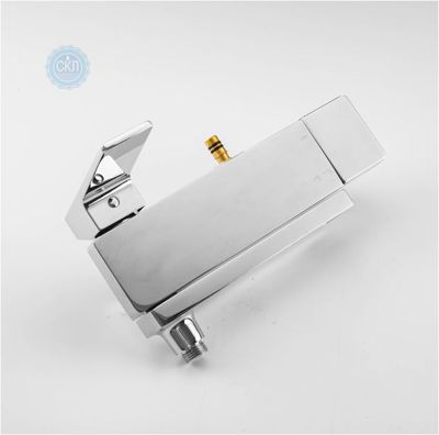 Душевая система излив есть переключателем на лейку хром FAОP А2409