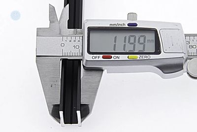 П-подібний чорний профіль з алюмінію 17×12×17 мм (3 м) для скла 8 мм